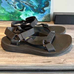 Teva original universal sandal. Women’s size 9.